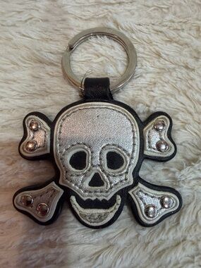 Coach Silver and Black Skull Keychain Key & Card Holder